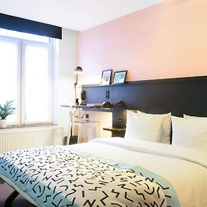 Kleine Kamer met een King Size Bed